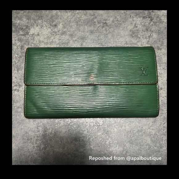 Louis Vuttion Green Epi leather Sarah wallet - Picture 3 of 14
